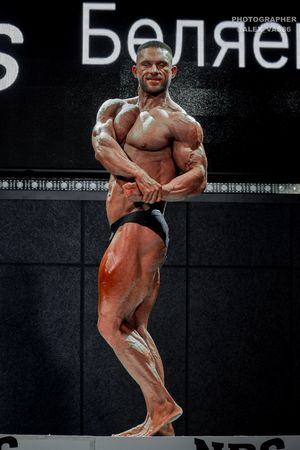 CLASSIC PHYSIQUE